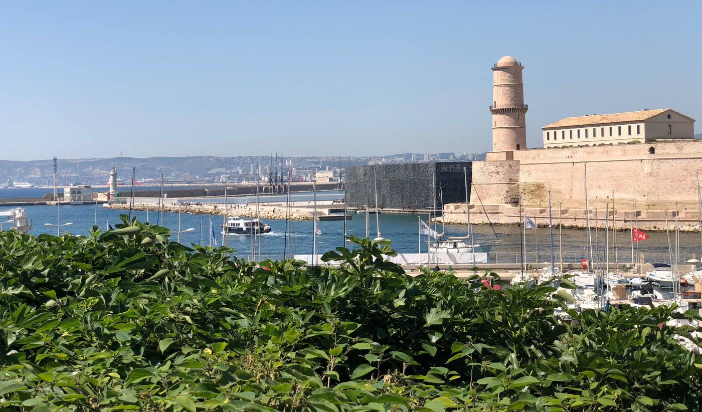 Le fort Saint-Jean à l'entrée du Vieux-Port de Marseille